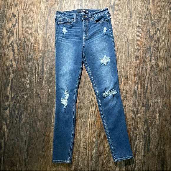 Hollister  High Rise Jeans - Picture 2 of 6